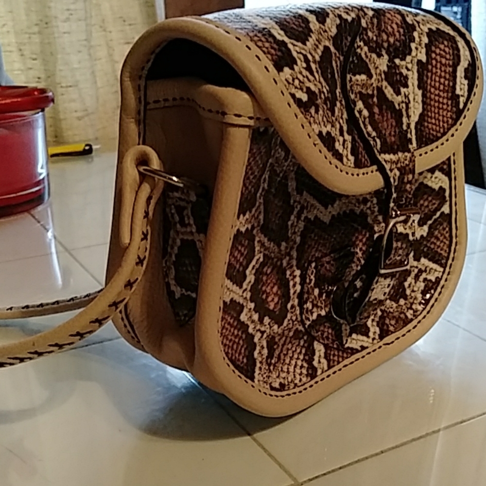 Gorgeous pink genuine python mini crossover! - Picture 2 of 3